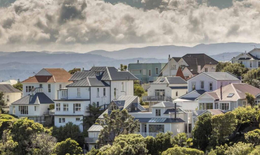 Reverse Mortgage vs Downsizing